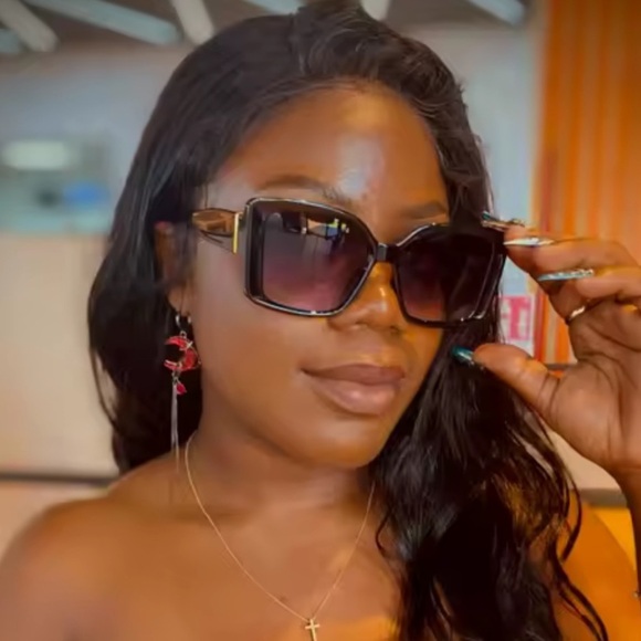 Gothic Red Blood Moon Earrings - Picture 13 of 16